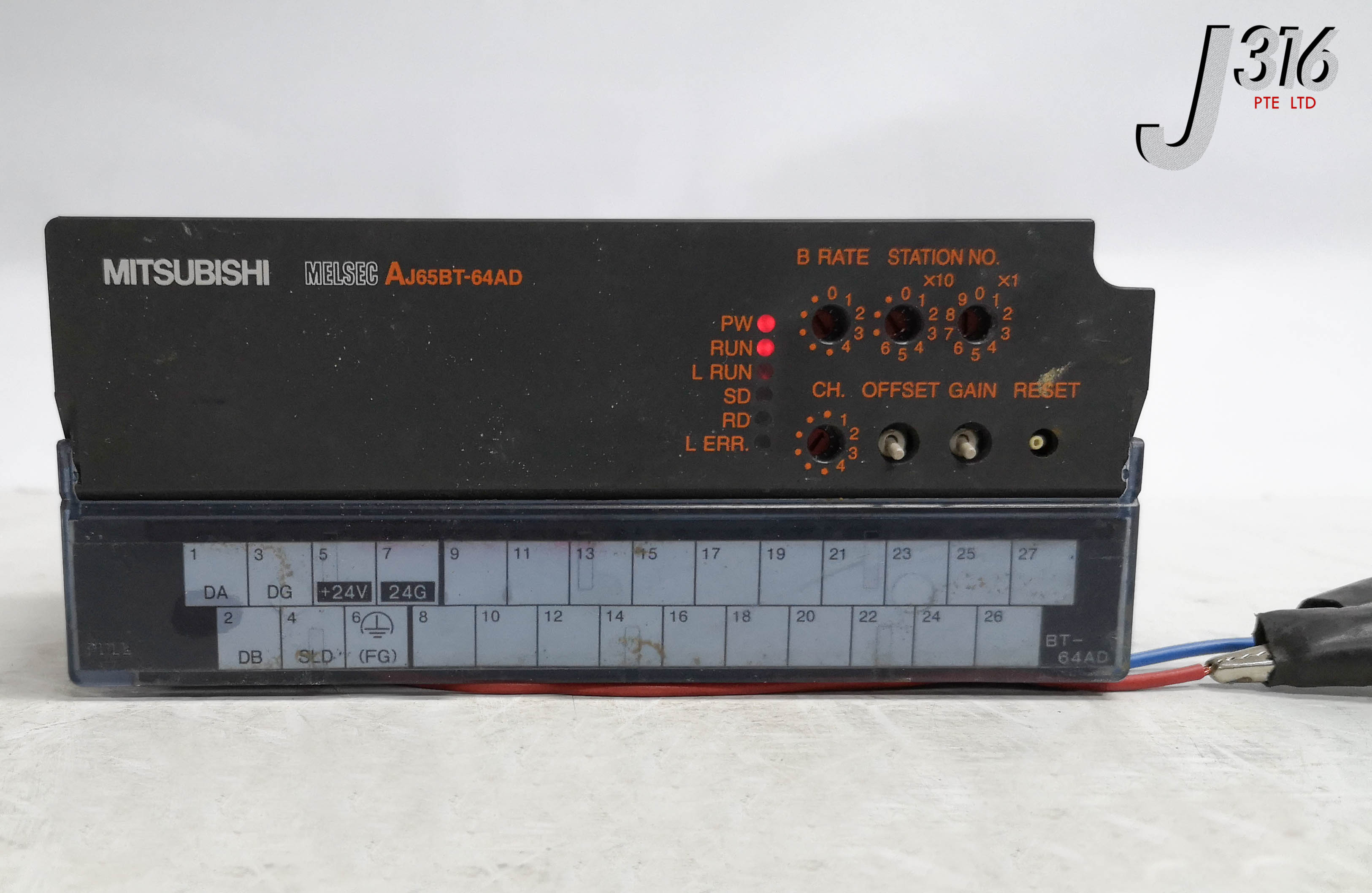 25190 MITSUBISHI MELSEC A/D CONVERTER UNIT AJ65BT-64AD - J316Gallery